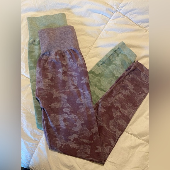 PURPLE CAMO SCRUNCH LEGGINGS - Picture 8 of 10